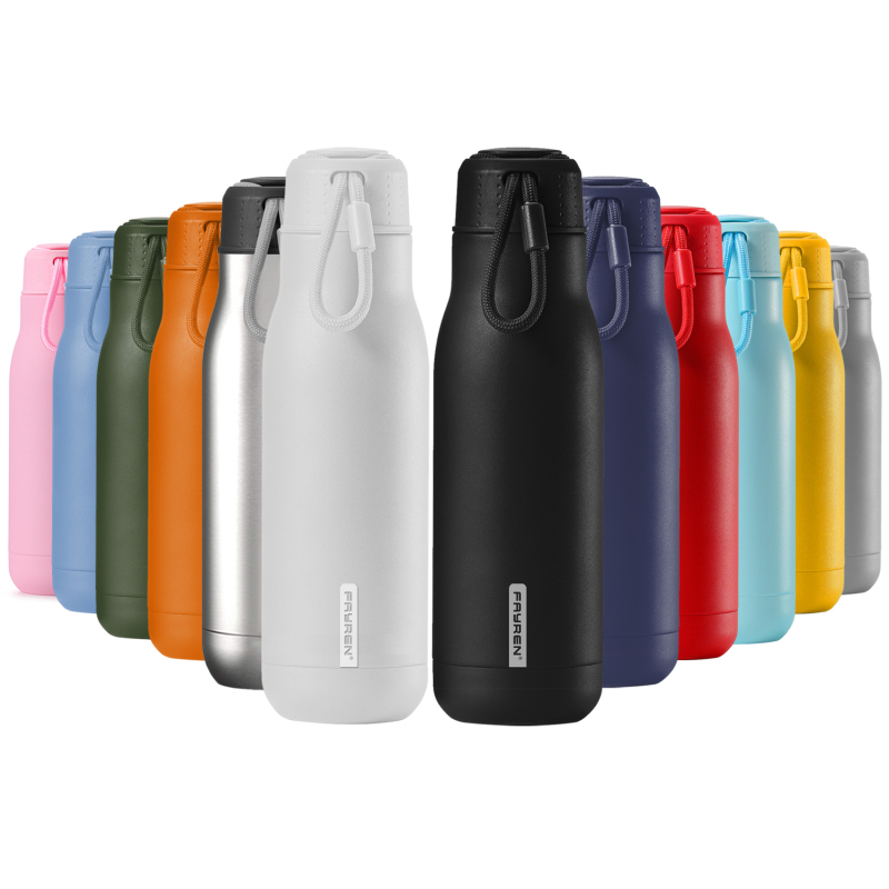 Botella de agua deportiva para niños y niños con aislamiento de vacío de 500 ml con asa de cuerda