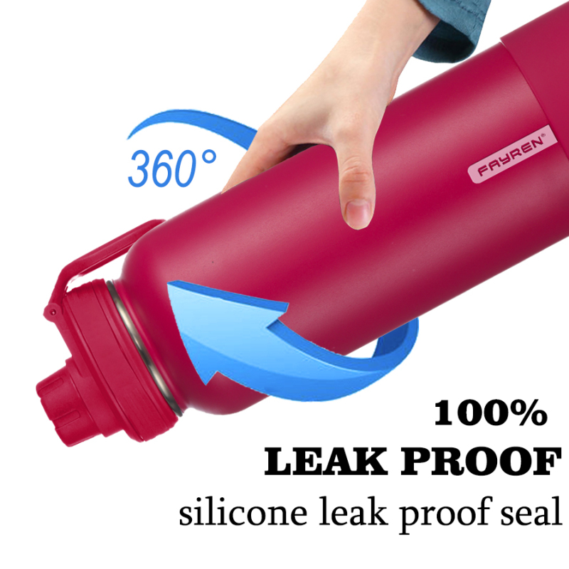 Bottiglia d'acqua in acciaio inossidabile in metallo freddo freddo