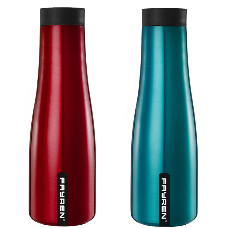 Boccette di bottiglia d'acqua in metallo colorato