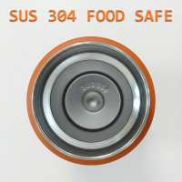 Νέας σχεδίασης Θερμόζες κενού διπλού τοίχου Μικρό στόμα με μόνωση κενού φιάλη από ανοξείδωτο ατσάλι Αθλητικό μπουκάλι νερού με ψάθινο καπάκι και μανίκια σιλικόνης