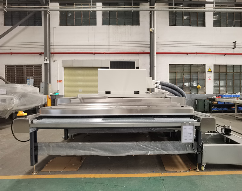 Flat glass washing machine to talk about the difficult problem of glass cover cleaning