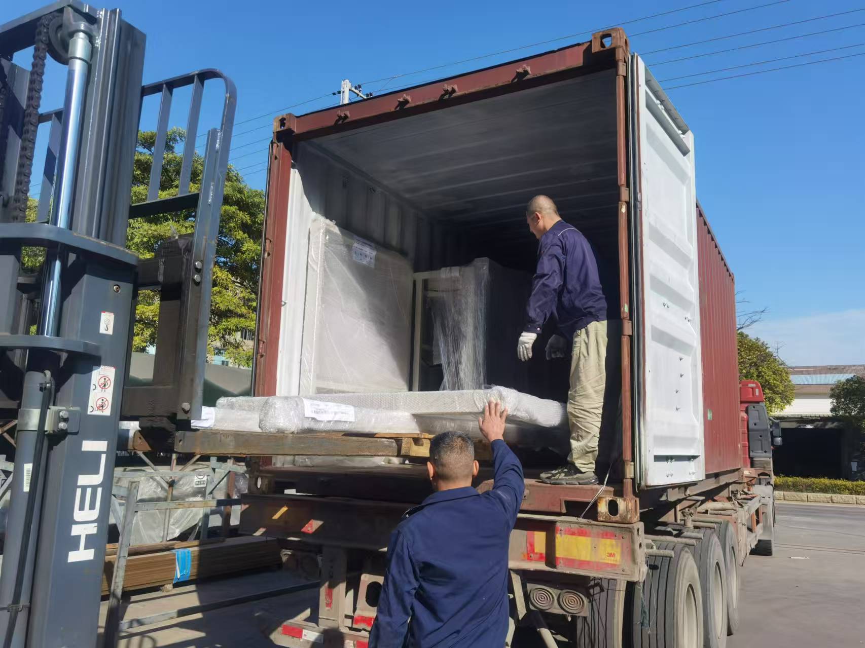 JUNYA Company's Pre-New Year Shipment Boom: Global Delivery of Glass Cleaning Machines in Progress