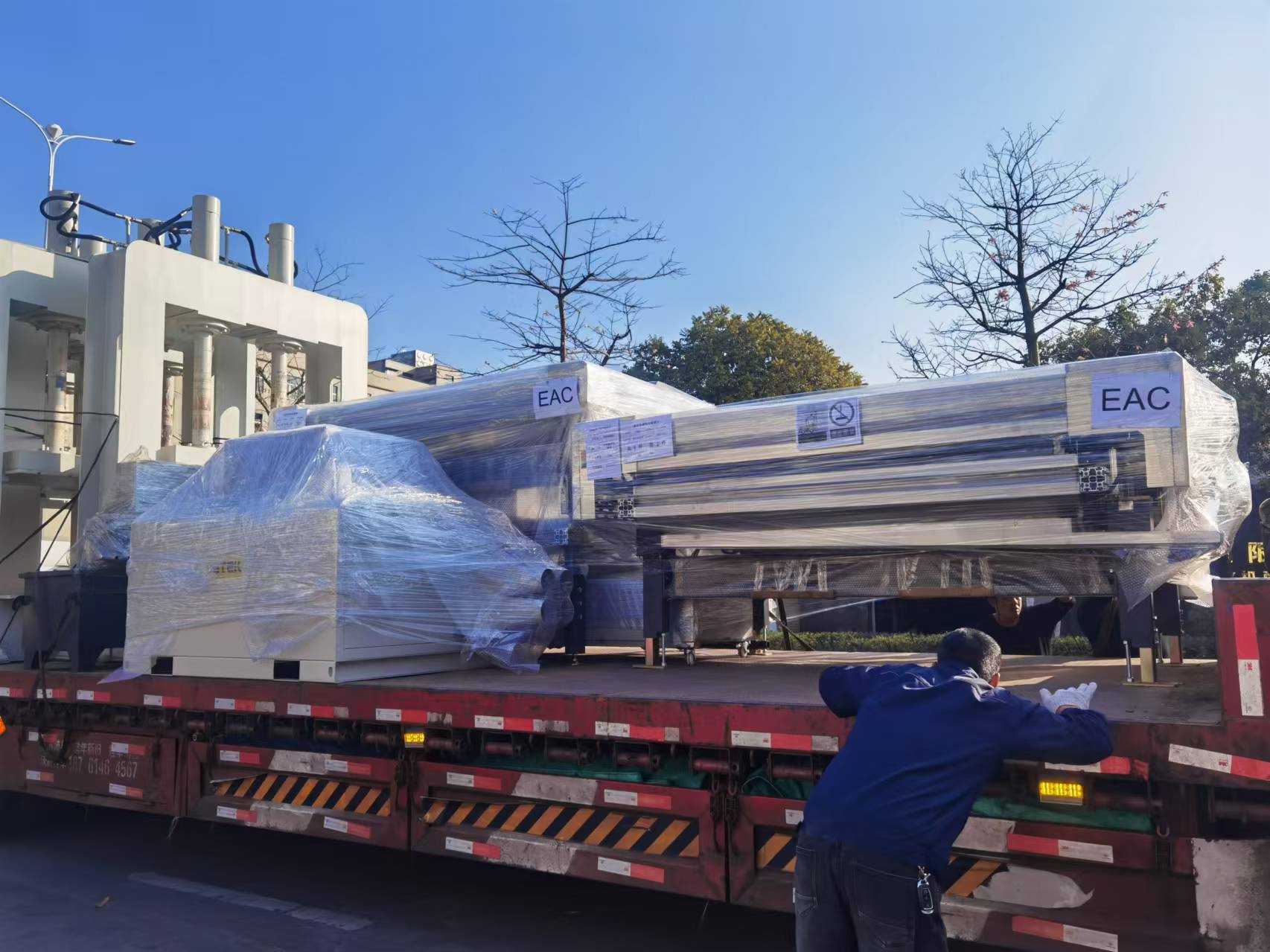 JYX-1700C Glass Washing Machine Shipped to Russia: Opening a New Chapter in Cross-border Cooperation