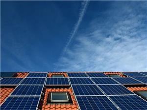 Hệ thống lắp đặt năng lượng mặt trời trên mái ngói