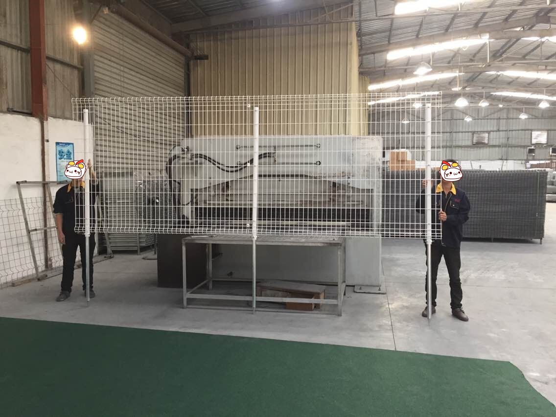 ソーラーフェンス工場