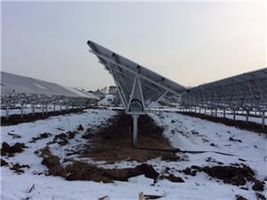 Proyecto de montaje solar de 1,9 MW en Hokkaido, Japón, en enero de 2018