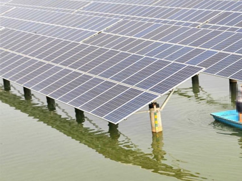 물고기 연못의 PV 설치 시스템