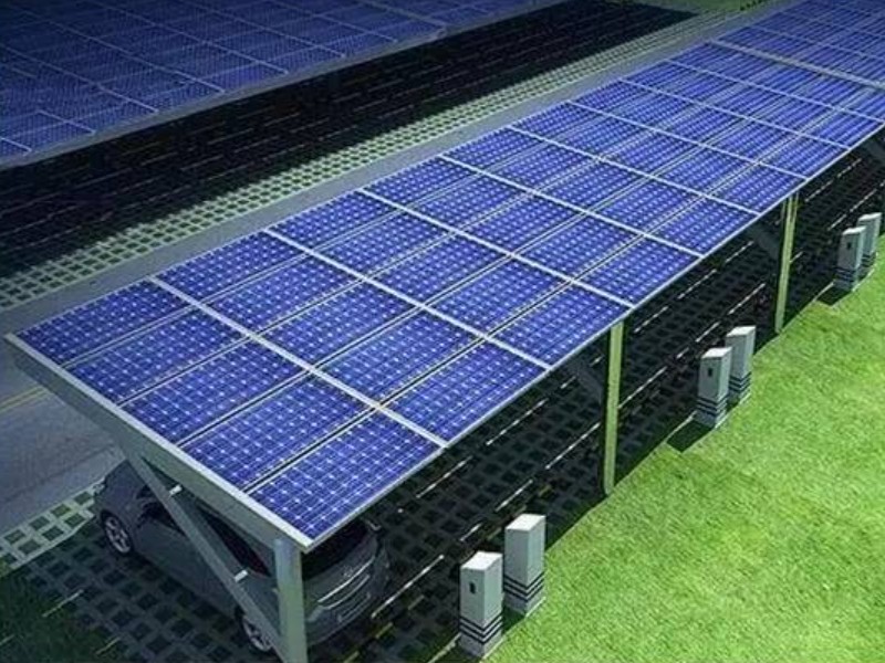 태양열 간이 차고의 다양한 구성 유형