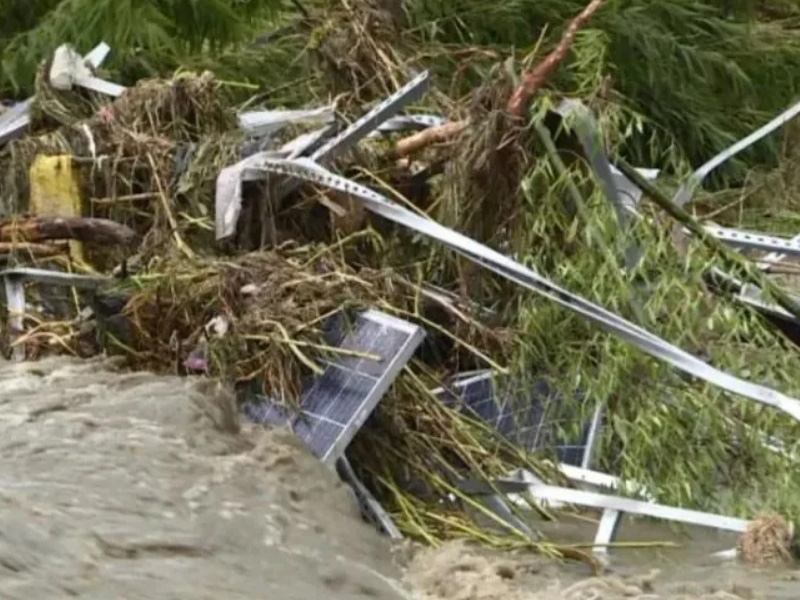 홍수 시 개인 안전과 태양광 발전소 안전을 보장하는 방법은 무엇입니까?