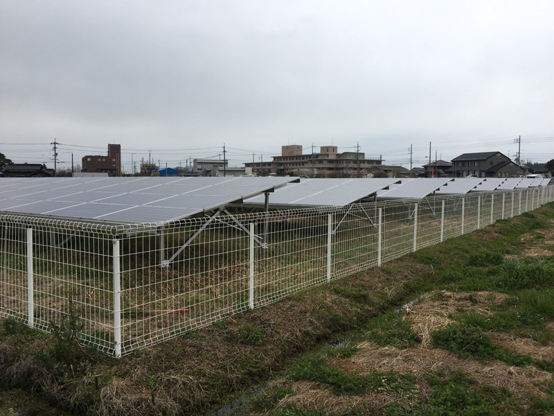 번영은 무한합니다, 몰디브의 태양열 설치 및 울타리