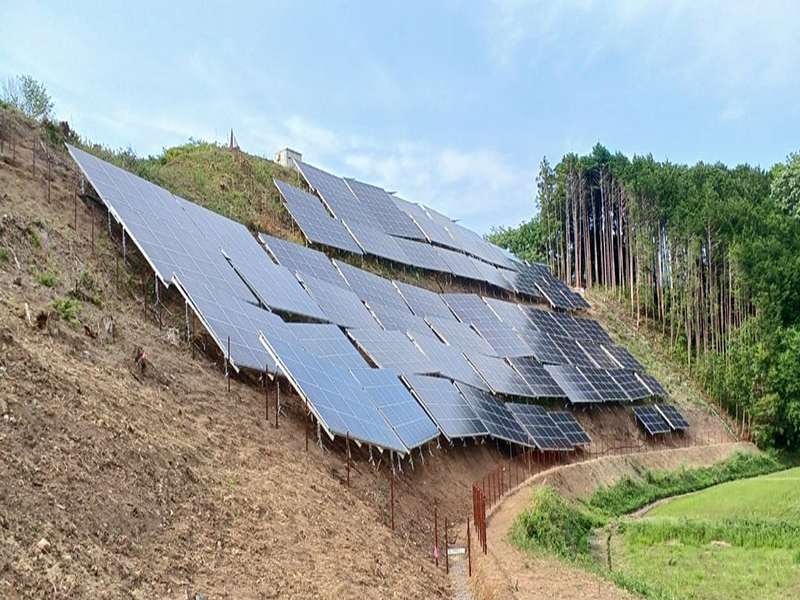 상업용 지붕 장착, 지상 장착 및 떠 다니는 장착 태양광 시스템 중에서 어떻게 선택합니까?