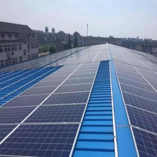 Estructuras de montaje solar de aluminio con techo de metal fotovoltaico solar