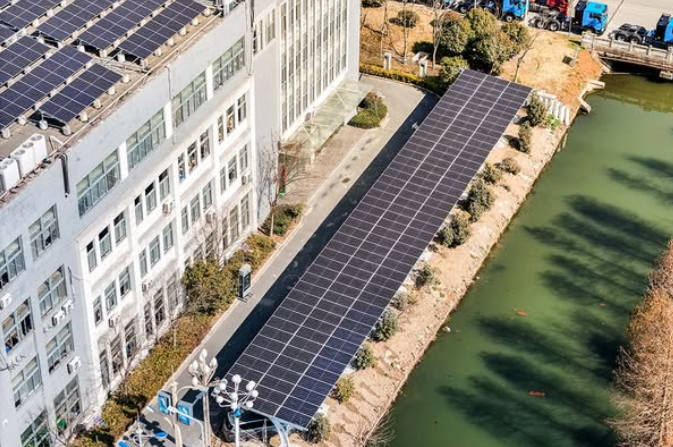 high-efficiency solar carport