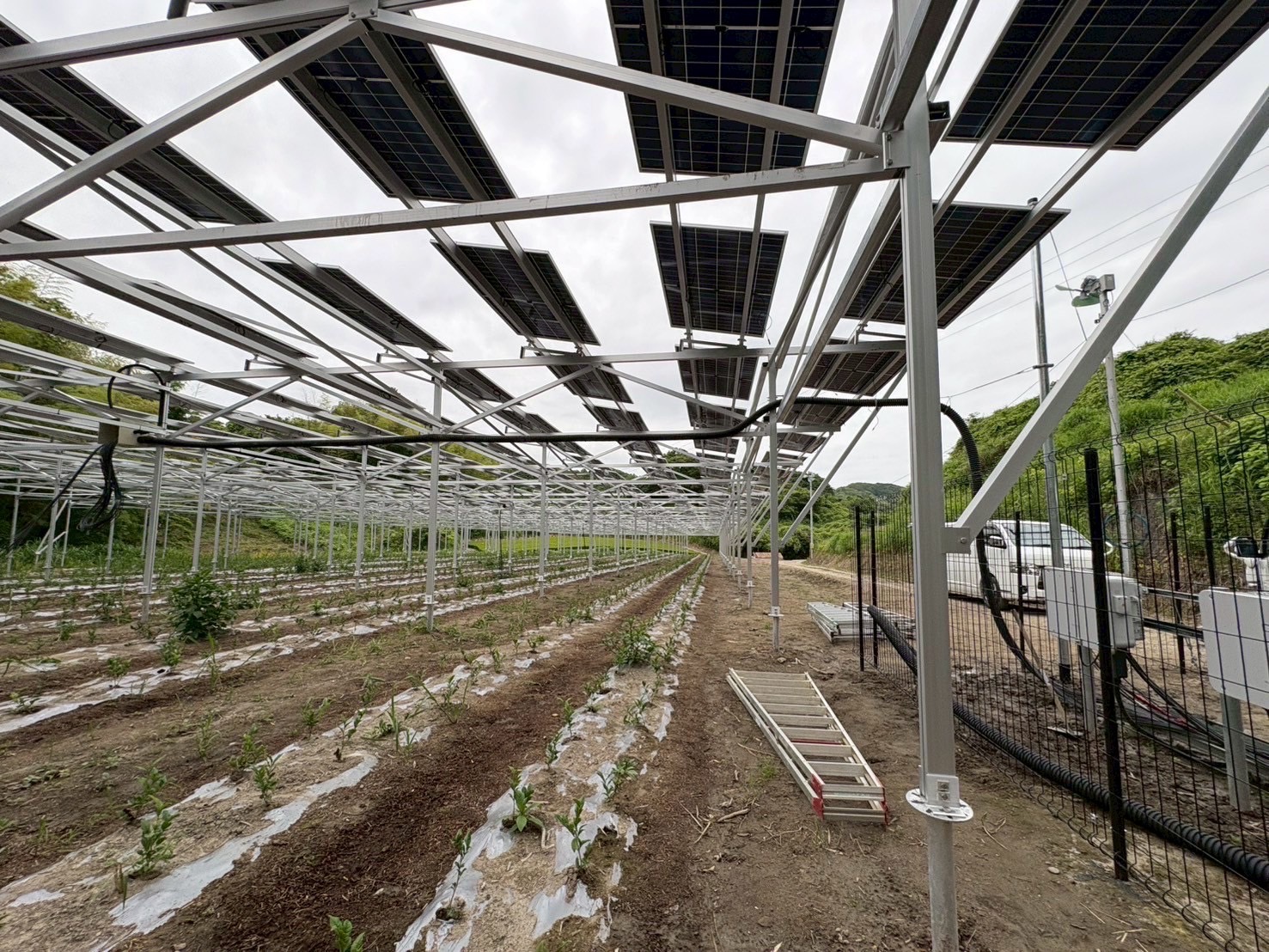 solar farm aluminum mounting structures