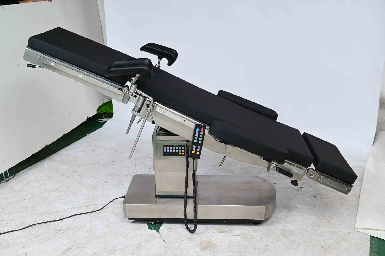 c arm compatible operating table
