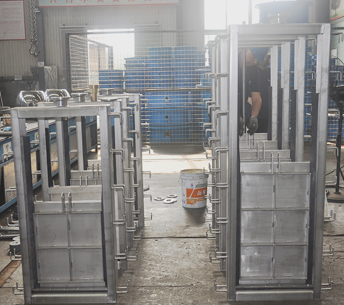 Welded sluice gate valve