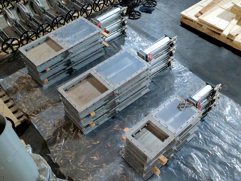 pneumatic sliding gate