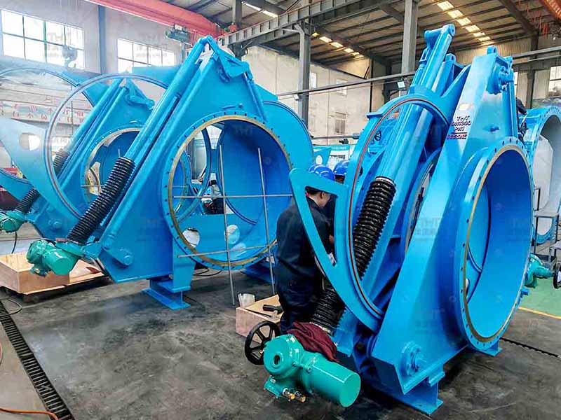 Injap buta ayunan DN1300 dan DN1650 dihantar ke Rusia