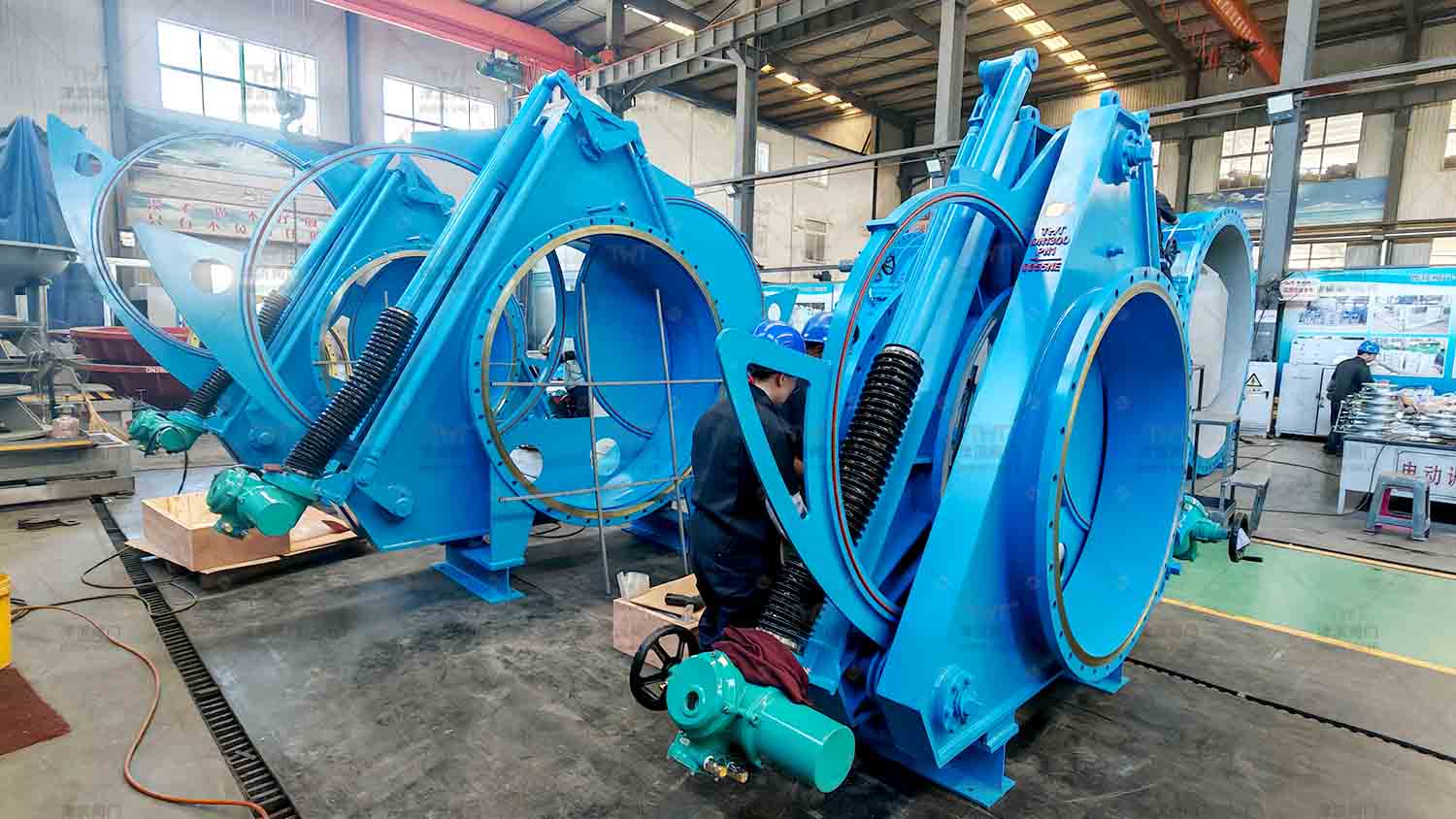 swing blind plate valve