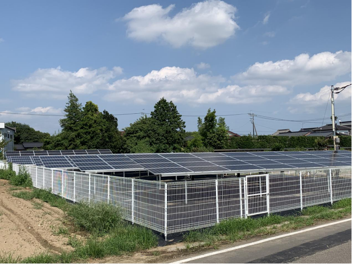 La barrière autour des stations solaires