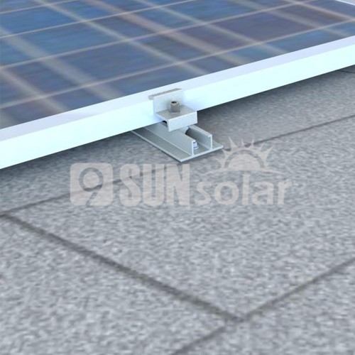 Sistema de montagem de telhado solar em telhado de concreto plano
