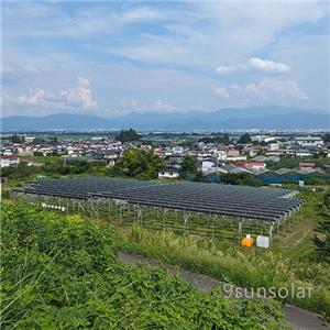 costruire un sistema di montaggio per attrezzature per un parco solare