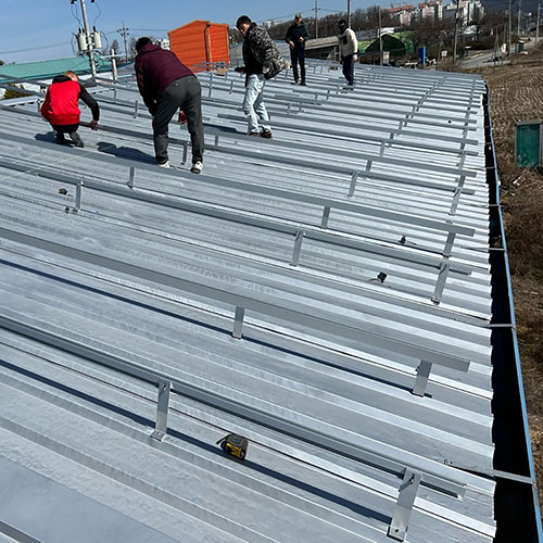 standing seam metal roof solar panels