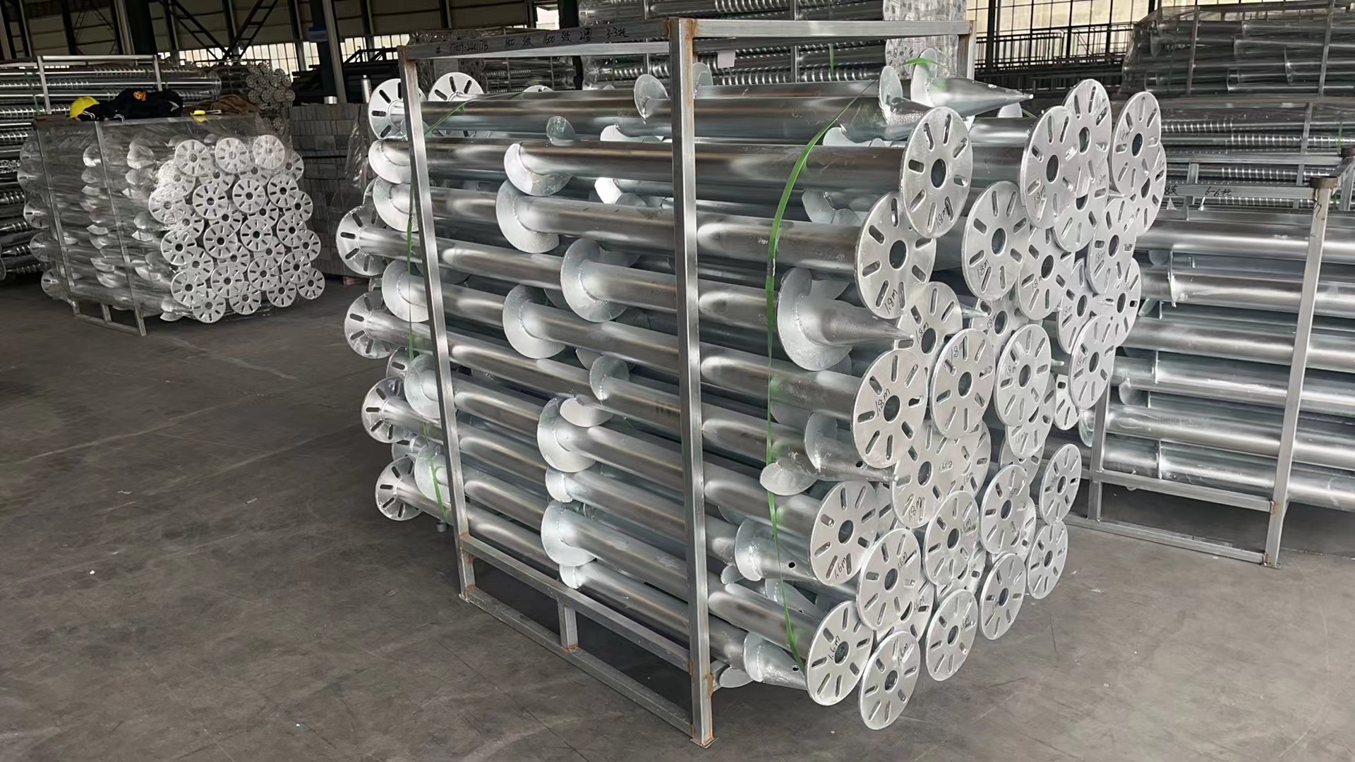 Adjustable ground screws
