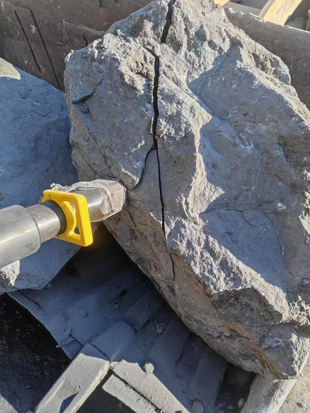 Rock Splitter Hydraulic Rock Splitter Manufacturers Rock Drill Excavator