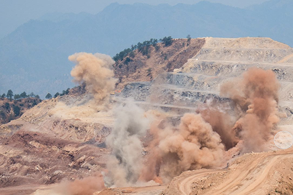 rock blasting