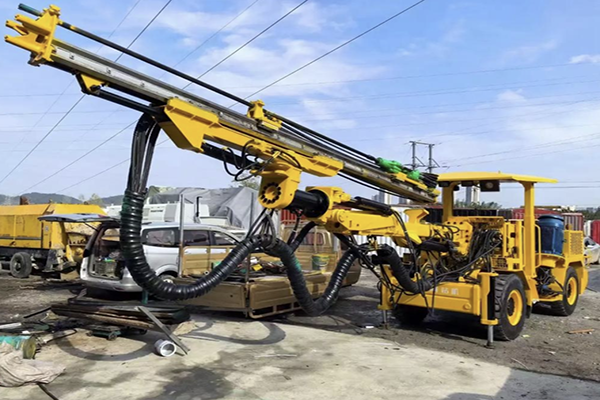 Hydraulic rock drill