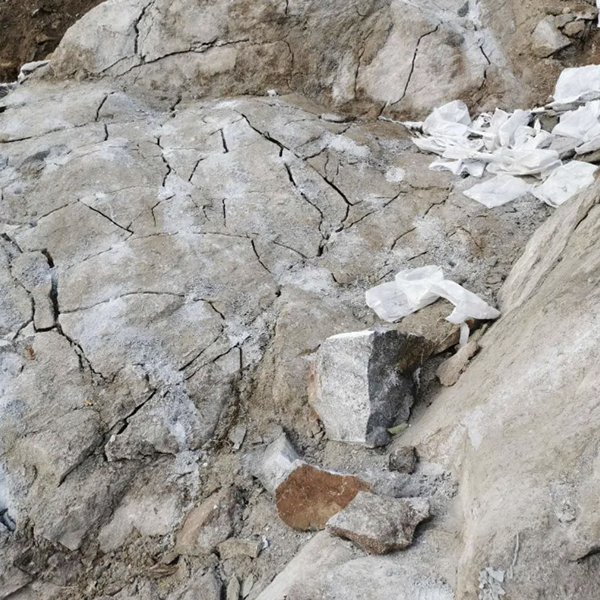 hydraulic rock splitter