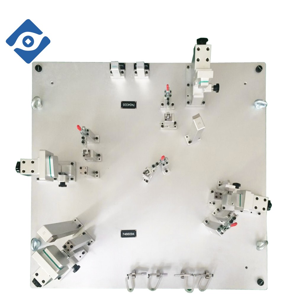 Dispositif de maintien Cmm pour tuyau de climatisation