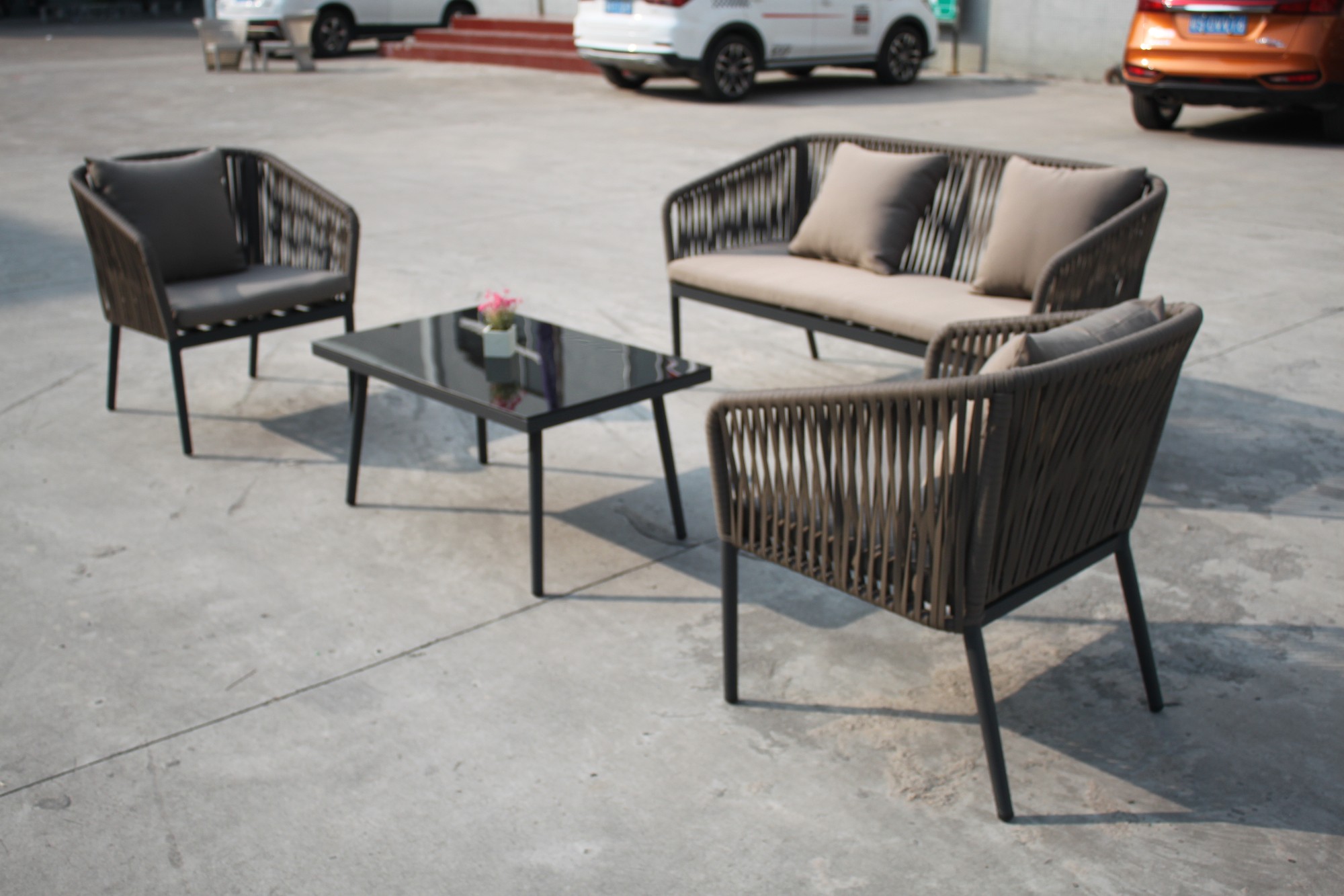Conjunto de sofás ao ar livre móveis de vime cinza para jardim