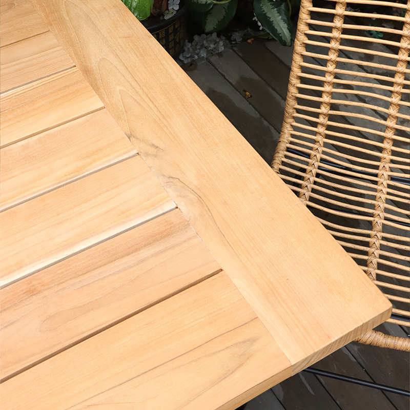 طاولة طعام خشبية خارجية مربعة الشكل