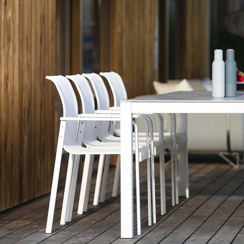 mesa de comedor grande blanca al aire libre en venta