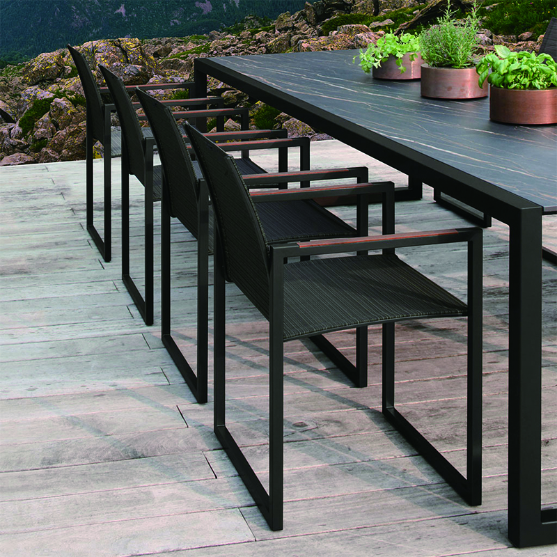 grande tavolo da pranzo da esterno in alluminio per 10