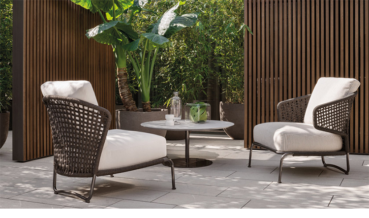 outdoor dining furniture