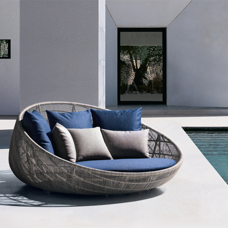 How to choose the right outdoor furniture manufacturer?