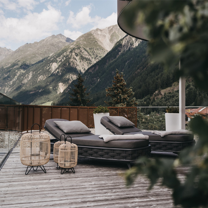 Where can find quality outdoor furniture companies?