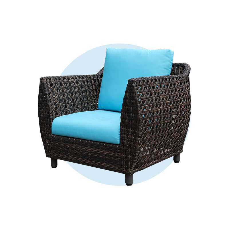Комплект мебели для патио из ротанга с синими подушками