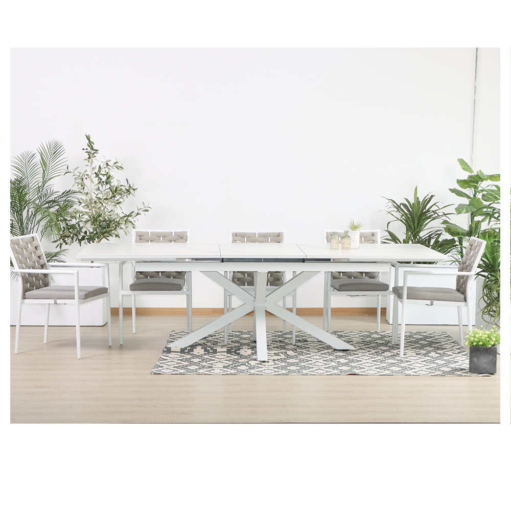 White Extensible Aluminum Outdoor Dining Set