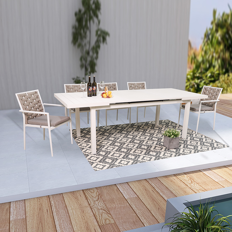 Extensible dining sets