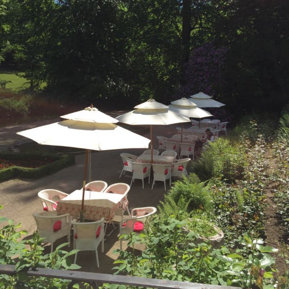 Your Restaurant, Cafe and Bar Needs Custom Furniture, Here’s Why!