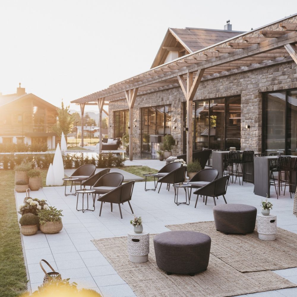 Creating a Luxurious Outdoor Lounge Area