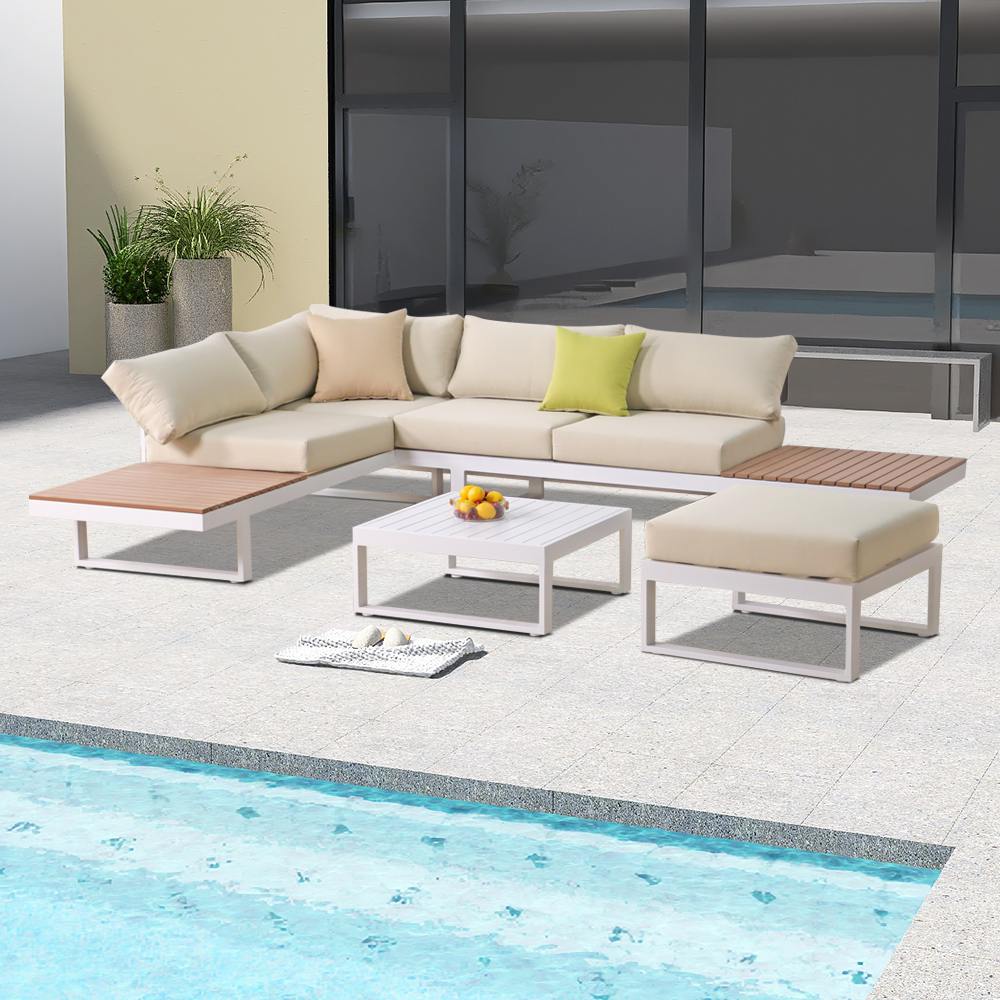 Lounge com sofá de jardim para todos os climas