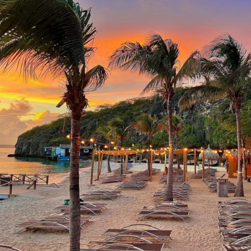 Finding the Perfect Outdoor Furniture Supplier for Your Hotel