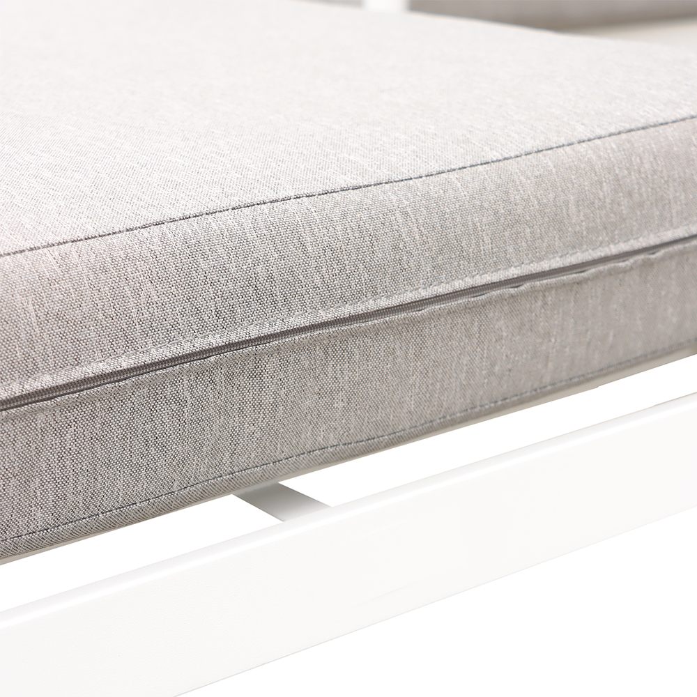 Conjunto de sofás de conversación para exterior de aluminio.