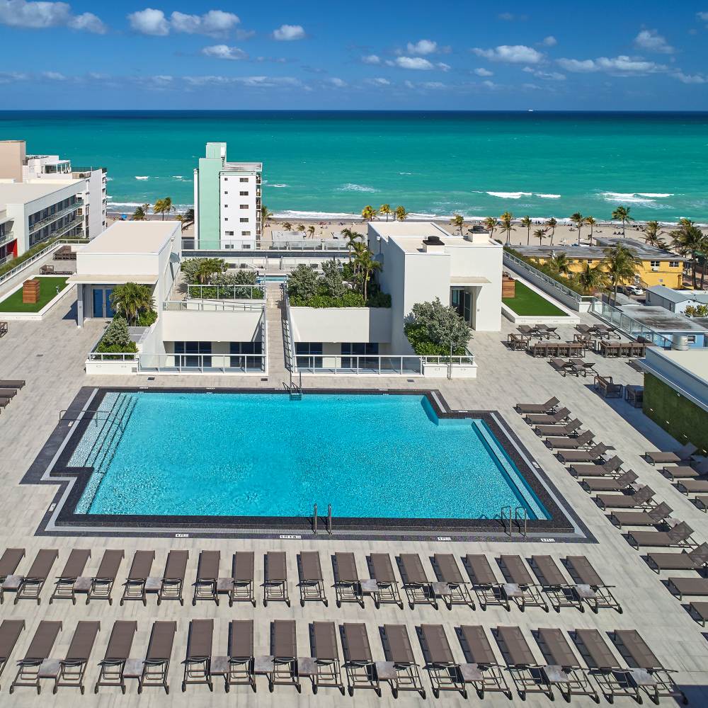 The elegance and quality of the sun lounger