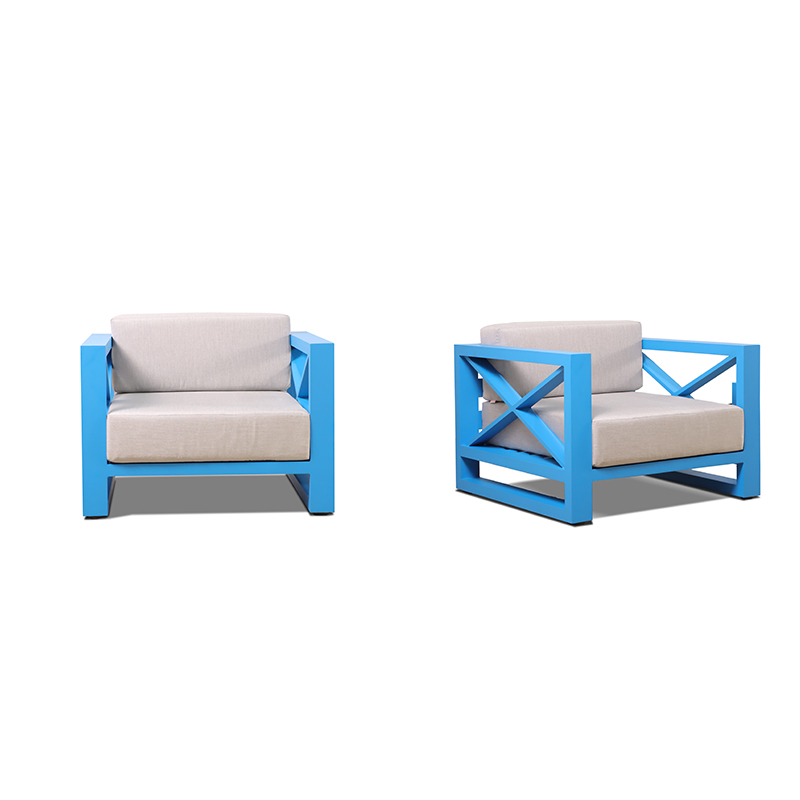 esclusivo divano da esterno in alluminio blu